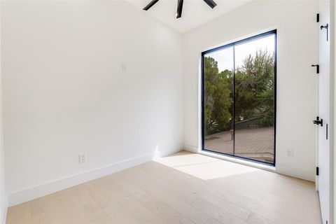 Tiny photo for 4218 Bonham Street, Dallas, TX 75229 (MLS # 21032528)