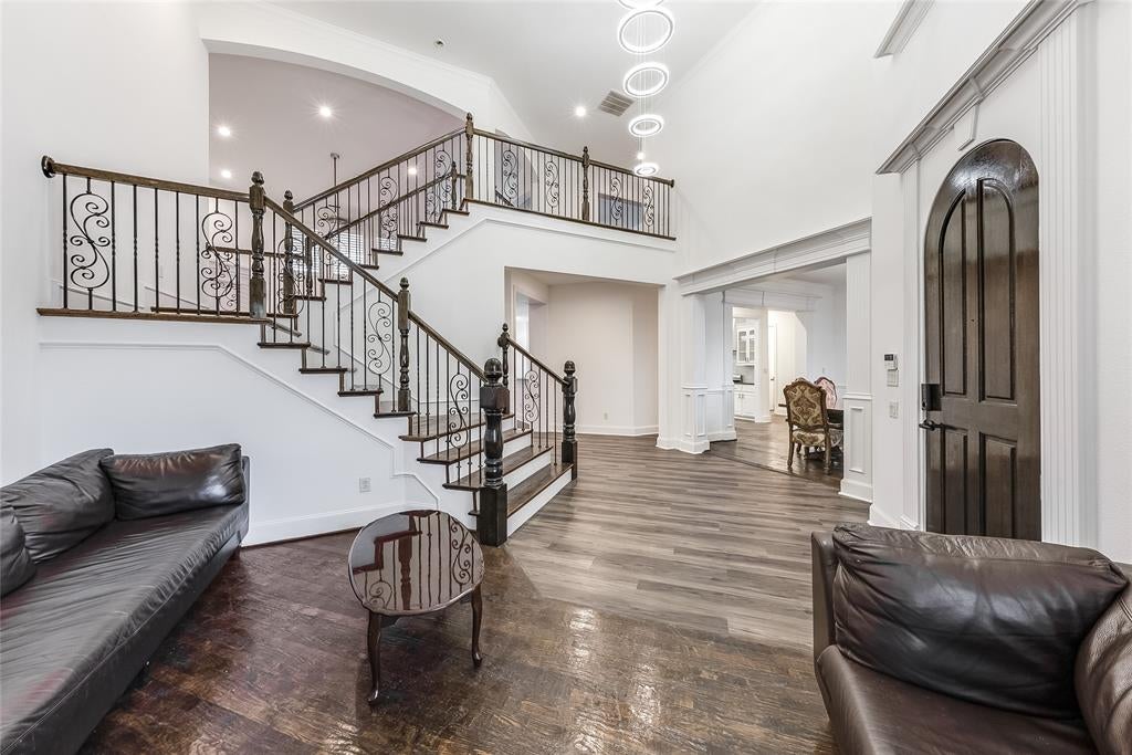 1207 Silentbrook Court