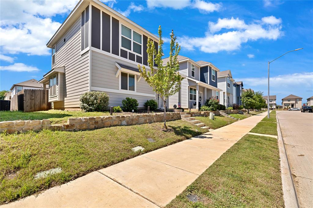 5528 Topwater Trail