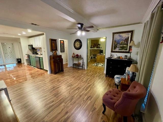 linn isaac - Residential