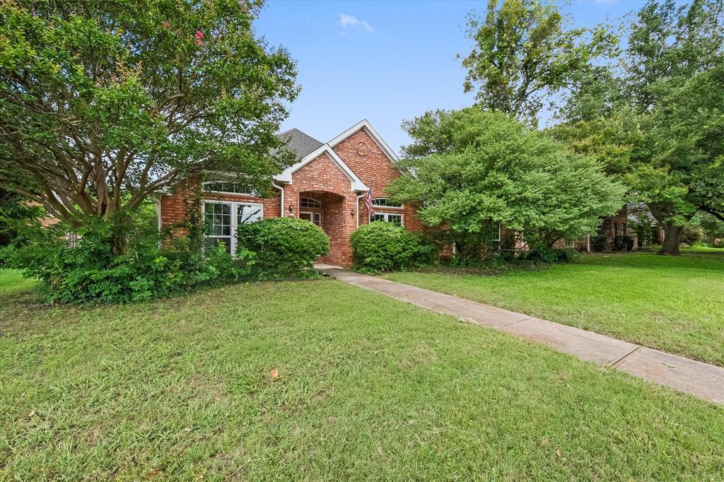 812 FALL Drive
