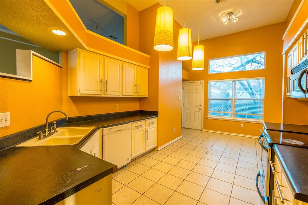 Meadows Add The Grpvine - Residential Lease