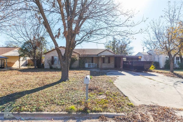 1306 LANDON ST, STAMFORD, TX 79553 - Image 4a89b5a3efdb71aa3c64b426b348963a/646333208