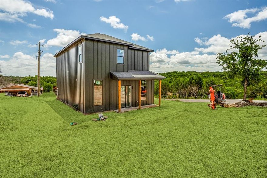 This modern 3-bedroom, 2-bath offers 1,781 sq ft of open-concept living with high ceilings, designer finishes, and large windows that fill the space with natural light.
Enjoy a sleek kitchen with ample storage, a walk-in pantry, and stylish bathrooms with gold fixtures and custom tile. Upstairs, spacious bedrooms with walk-in closets and plush carpet provide comfort and functionality.
Complete with a laundry room, 2-car garage, and fenced yard—this home blends modern design with everyday convenience.
Seller offering credit for appliances of buyers chosing!