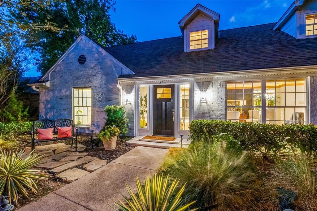 312 Canyon Valley Drive