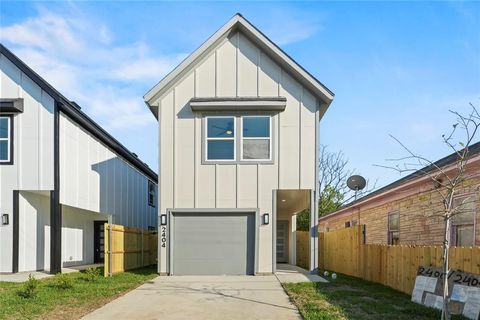 Photo of 2404 Scott Street, Dallas, TX 75215 (MLS # 21146620)