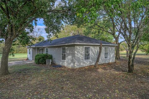 Tiny photo for 419 Walnut Grove Road, Whitewright, TX 75491 (MLS # 21098120)