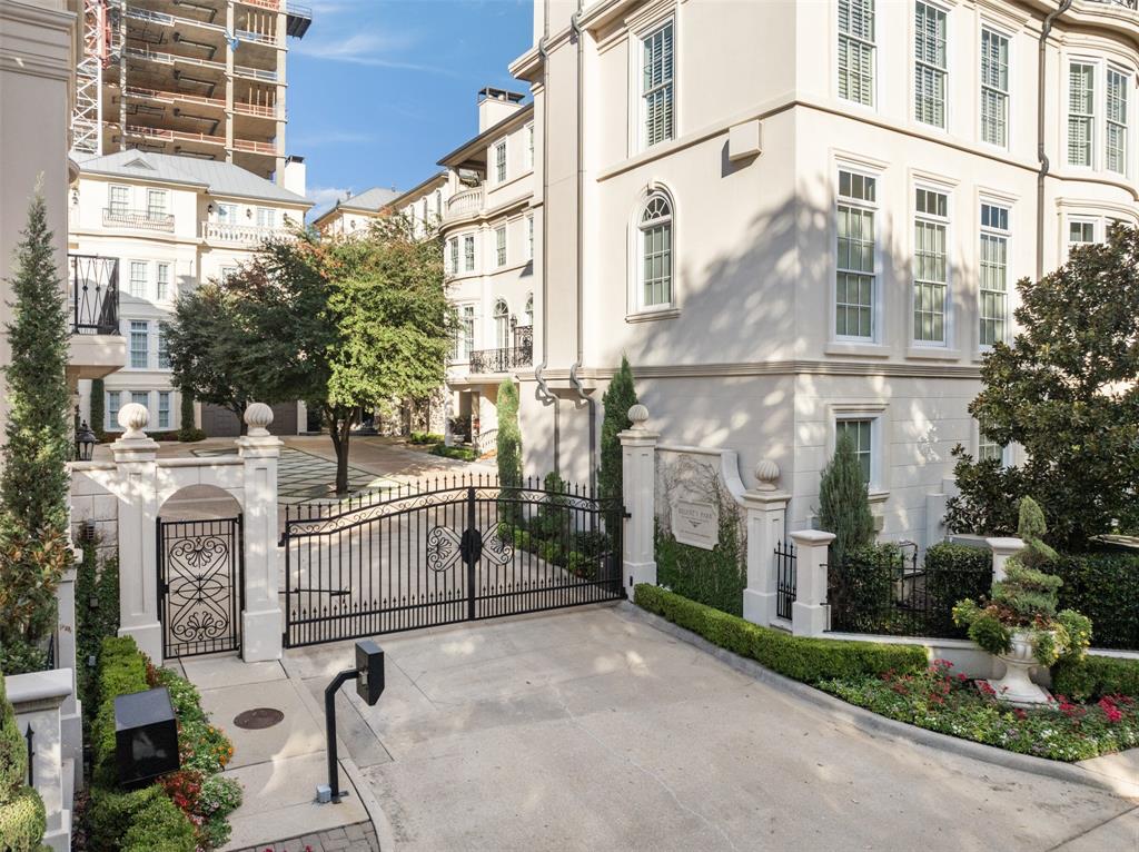 Regents Park - Residential