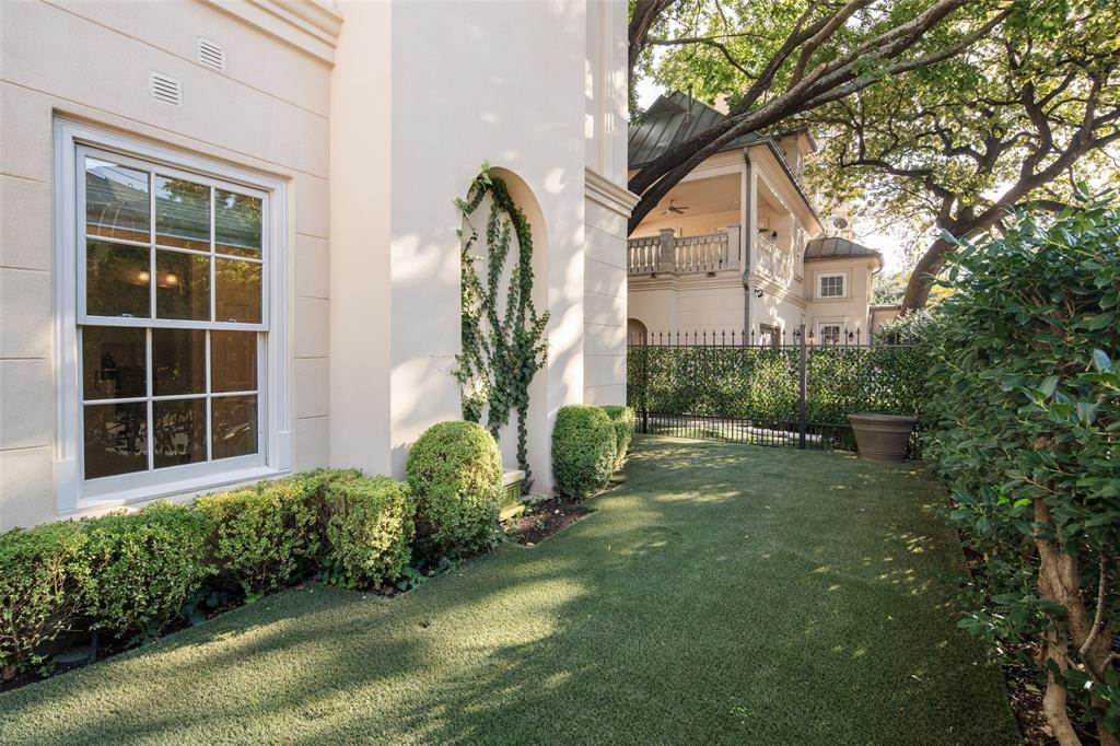 Regents Park - Residential