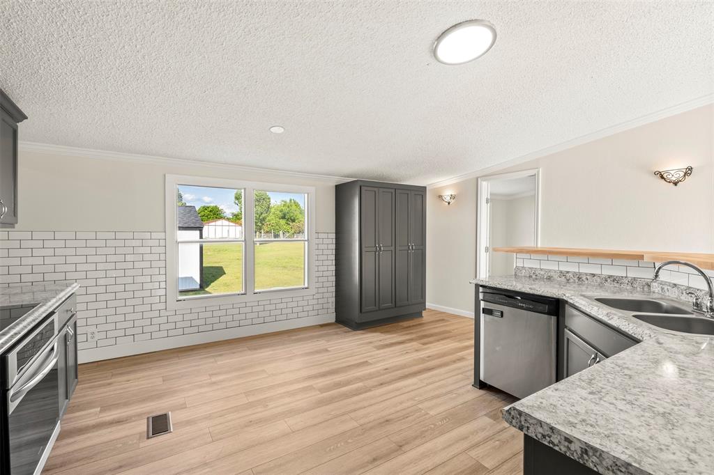 Raintree Meadows - Residential