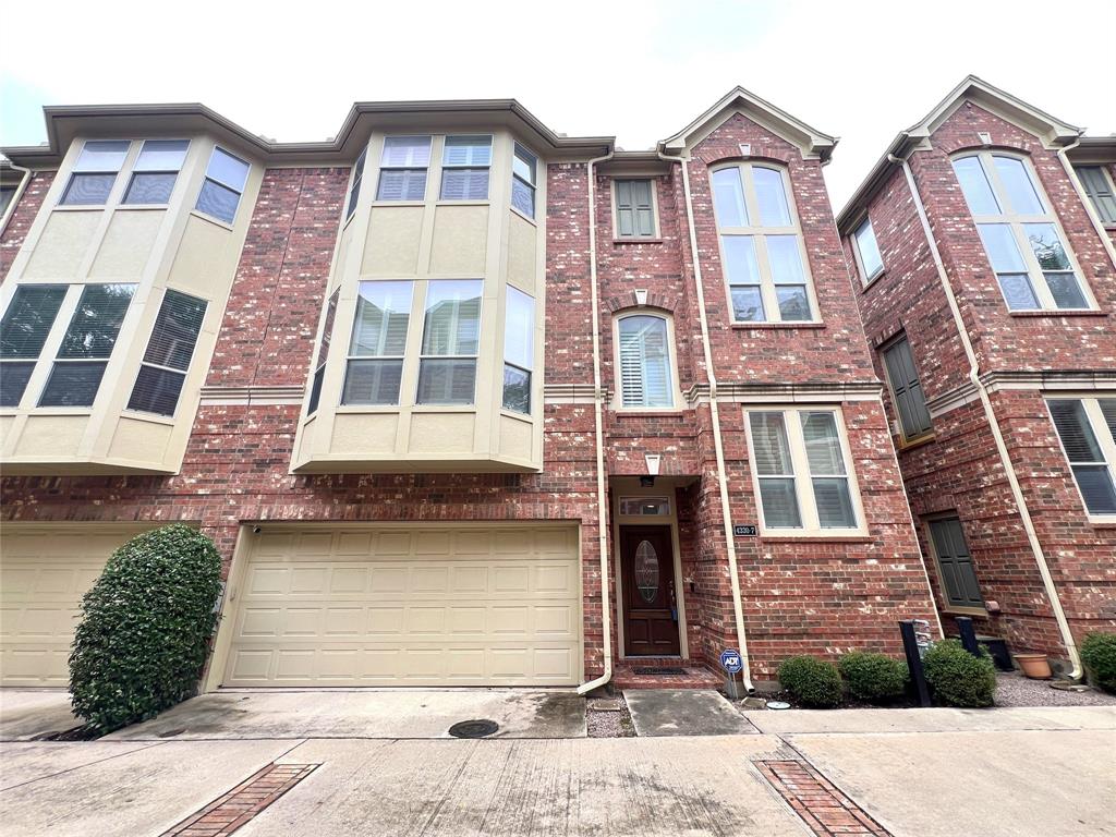 Holland Ave Add Sec 01 - Residential Lease