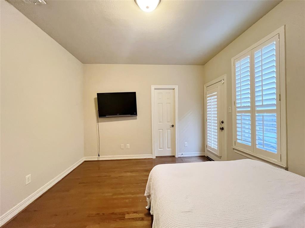 Holland Ave Add Sec 01 - Residential Lease