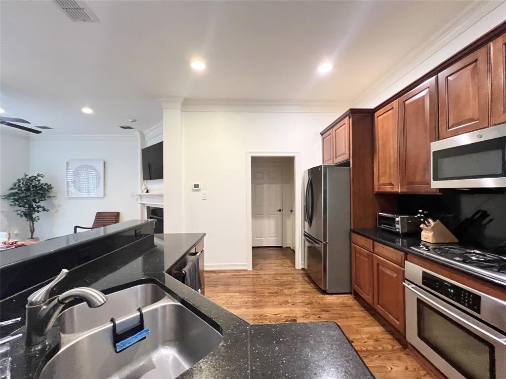 Holland Ave Add Sec 01 - Residential Lease