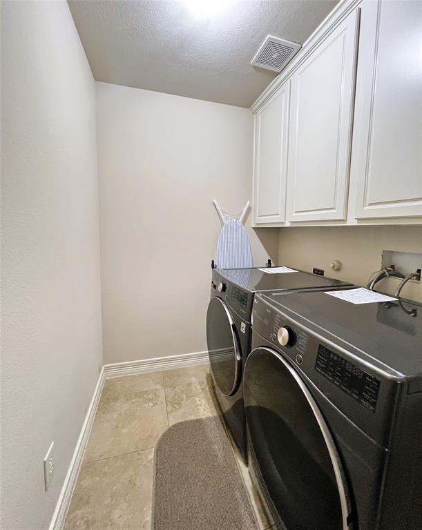 Holland Ave Add Sec 01 - Residential Lease