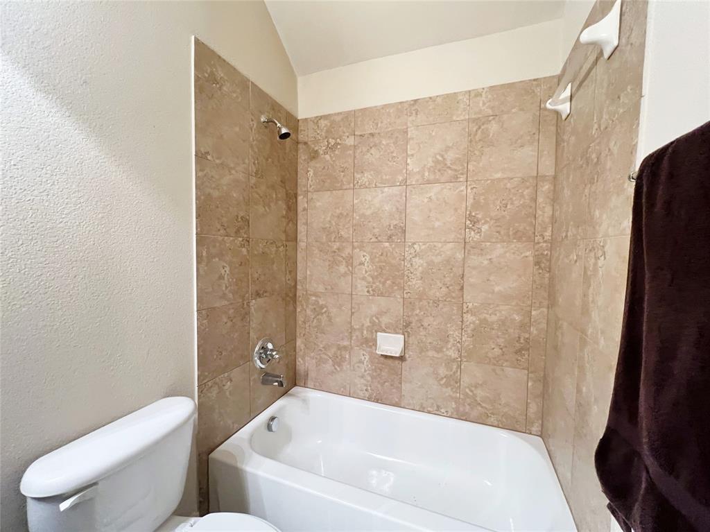 Holland Ave Add Sec 01 - Residential Lease