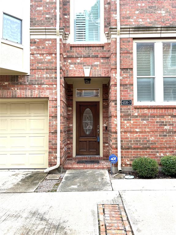 Holland Ave Add Sec 01 - Residential Lease