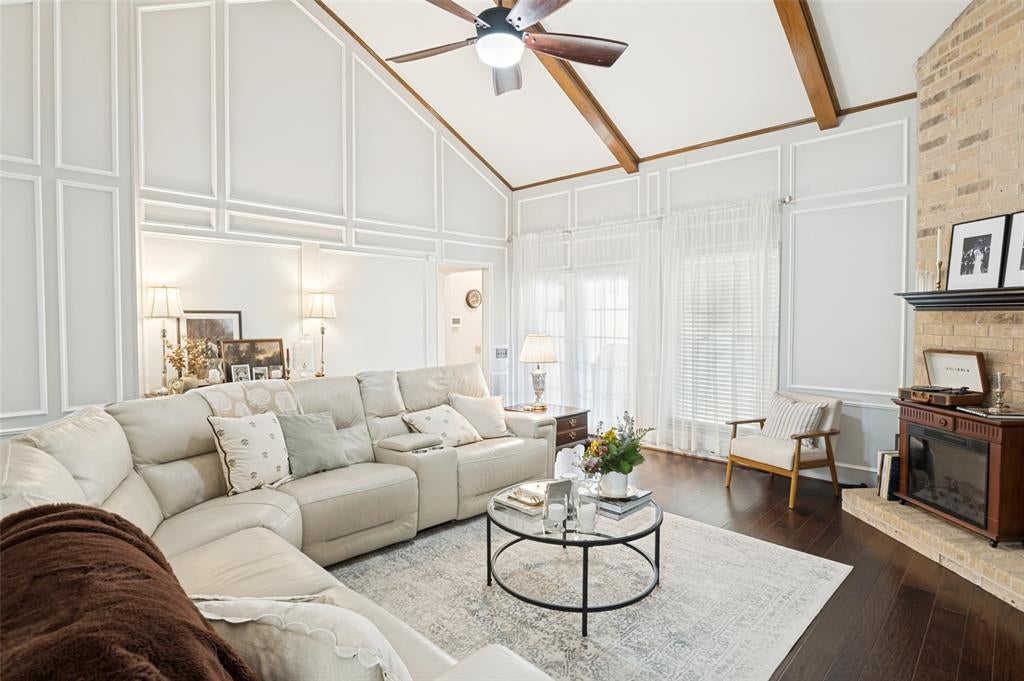 3809 Solarium Place