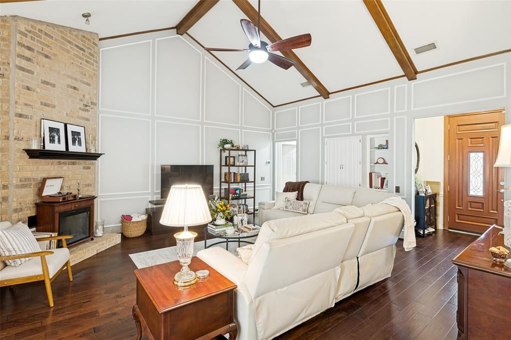 3809 Solarium Place
