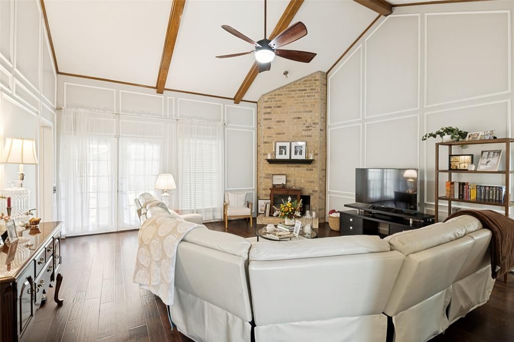 3809 Solarium Place