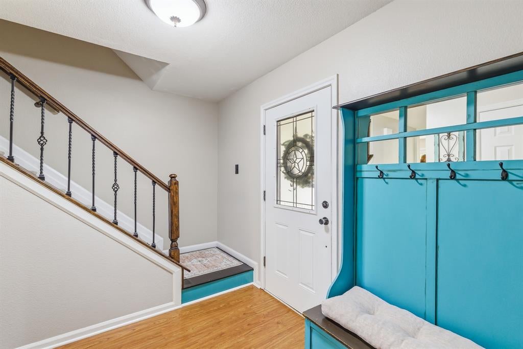 1229 Oxford Lane