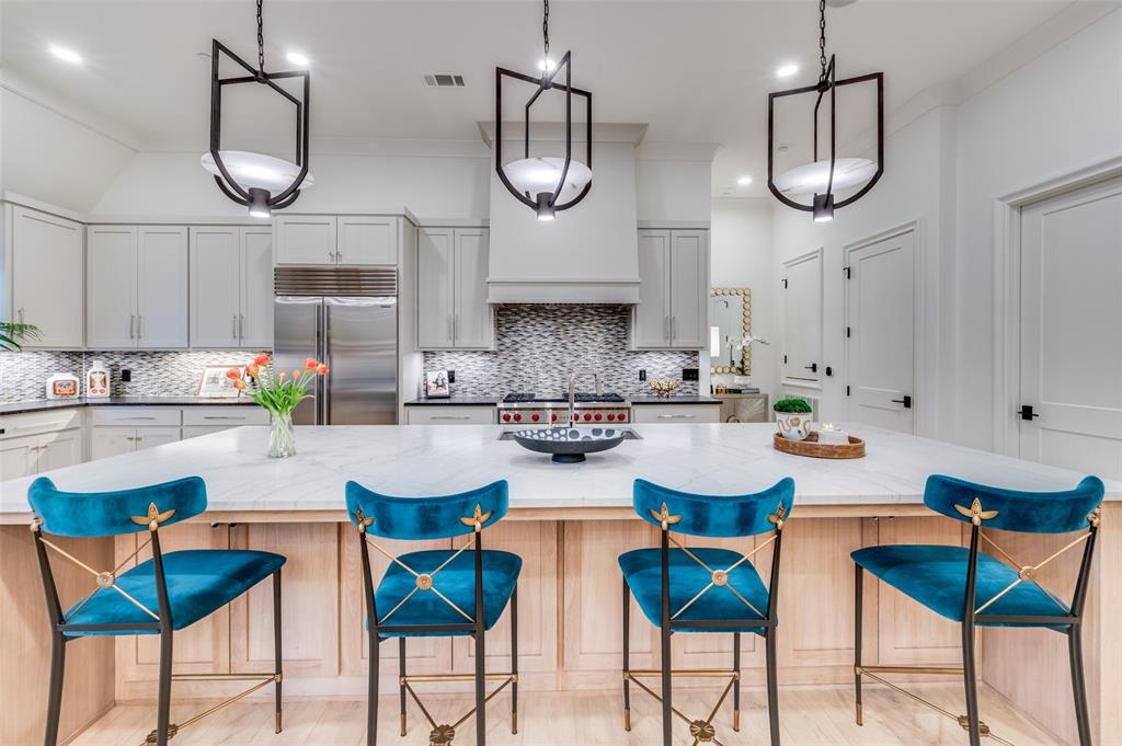 6801 Corporate Drive A15