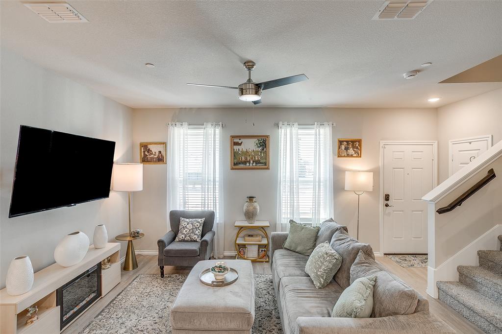 Cloverleaf - Residential