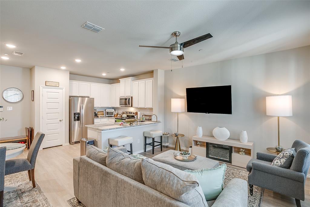 Cloverleaf - Residential