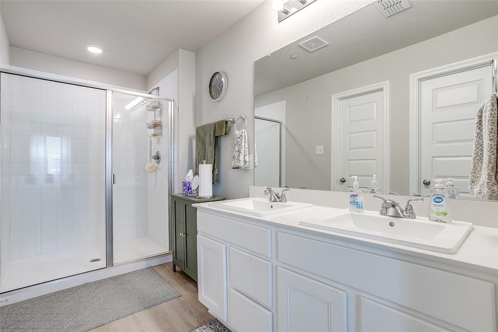 Cloverleaf - Residential