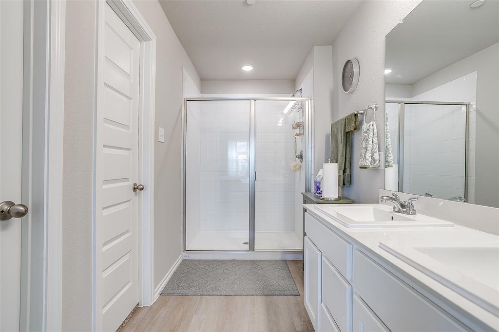 Cloverleaf - Residential