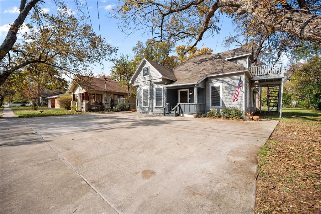 216 W Willingham Street