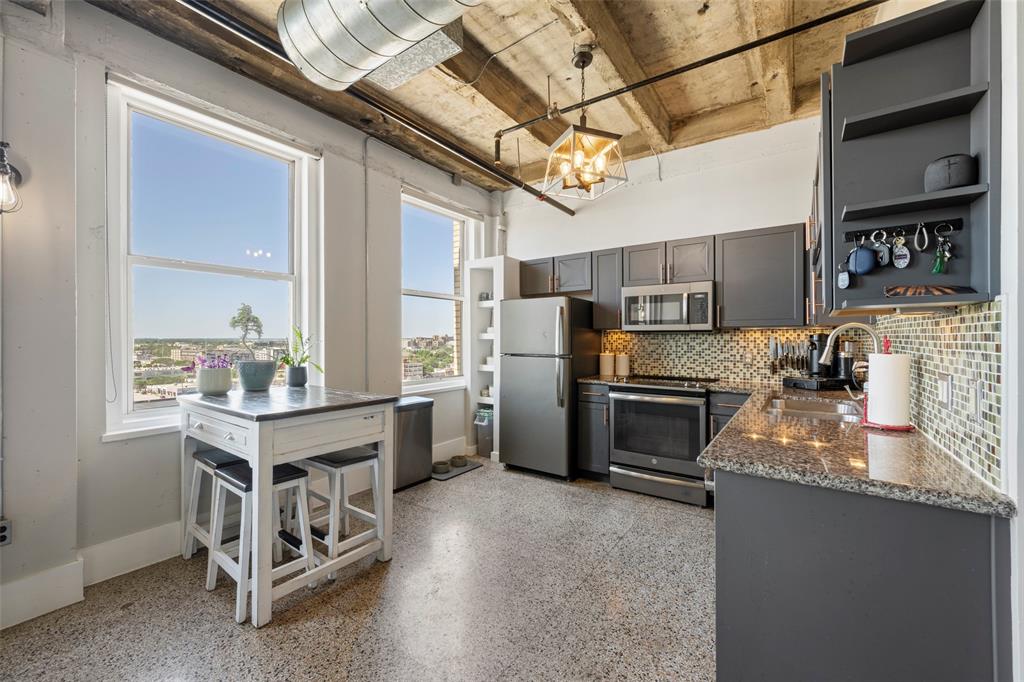 Texas & Pacific Lofts Condo - Residential