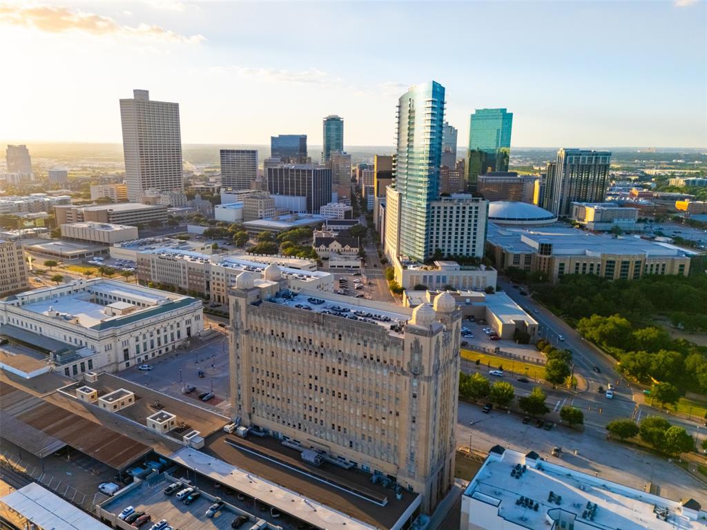 Texas & Pacific Lofts Condo - Residential