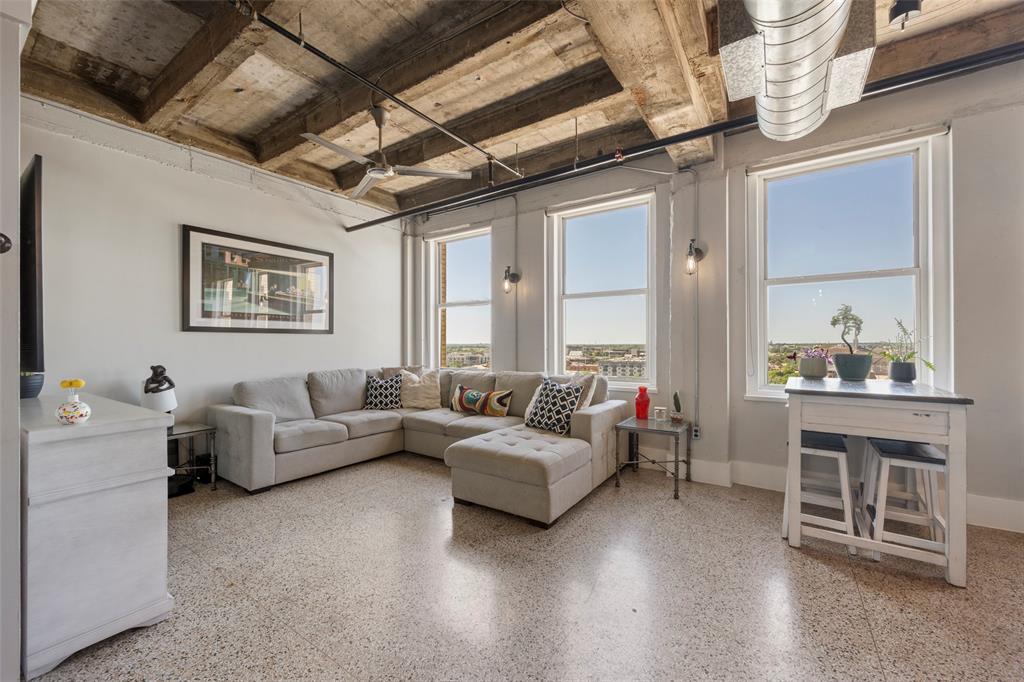 221 W Lancaster Avenue 10007