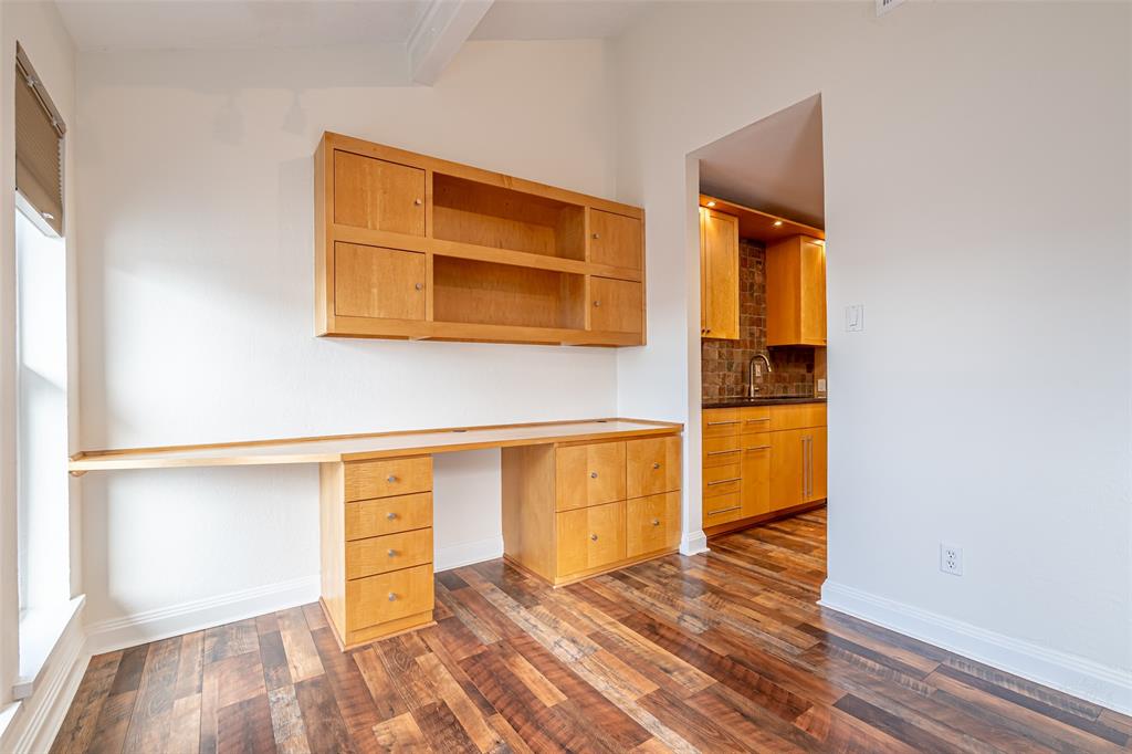 Chart House Condo The - Residential