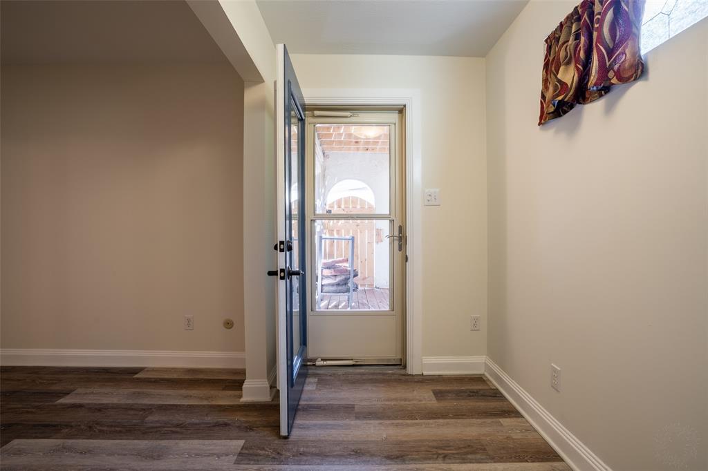 Chart House Condo The - Residential