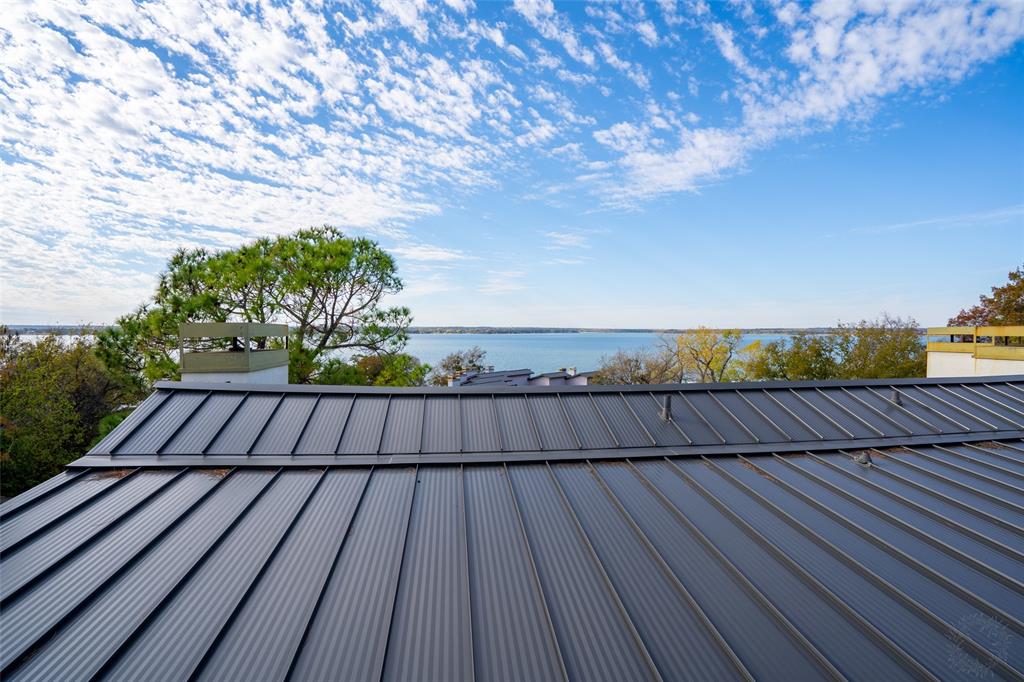 Chart House Condo The - Residential