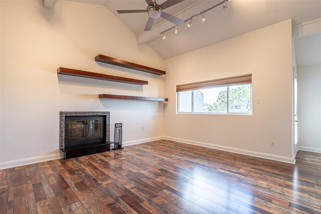 Chart House Condo The - Residential