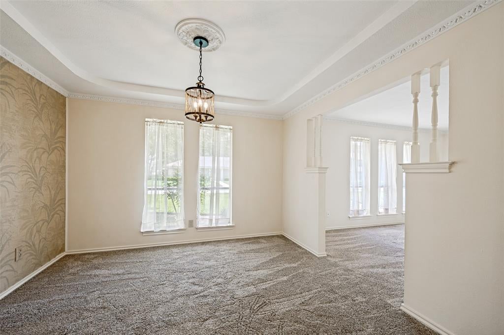 2414 Lakeview Circle