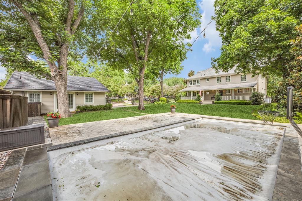 Country Club Estates - Residential