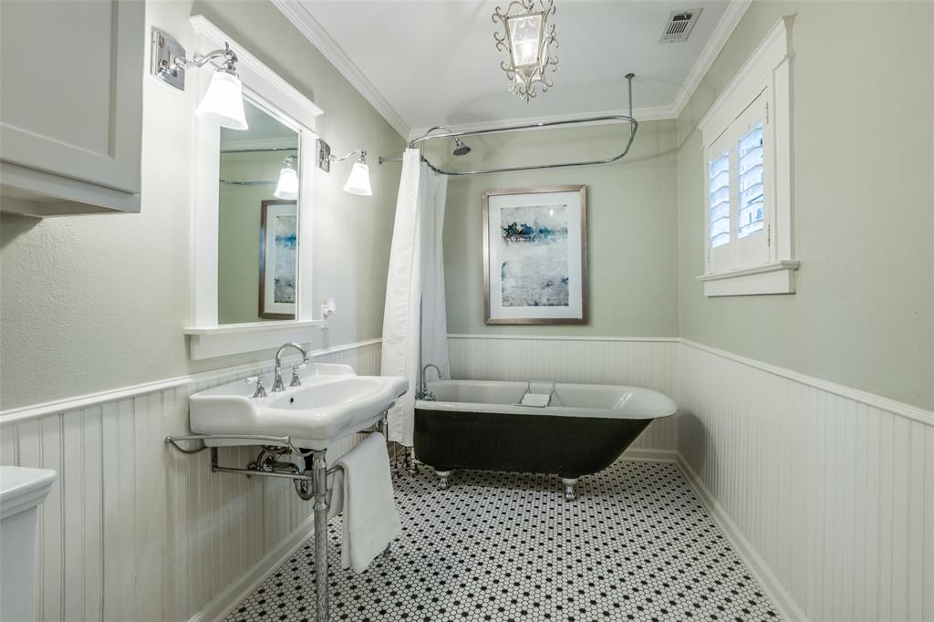 Country Club Estates - Residential