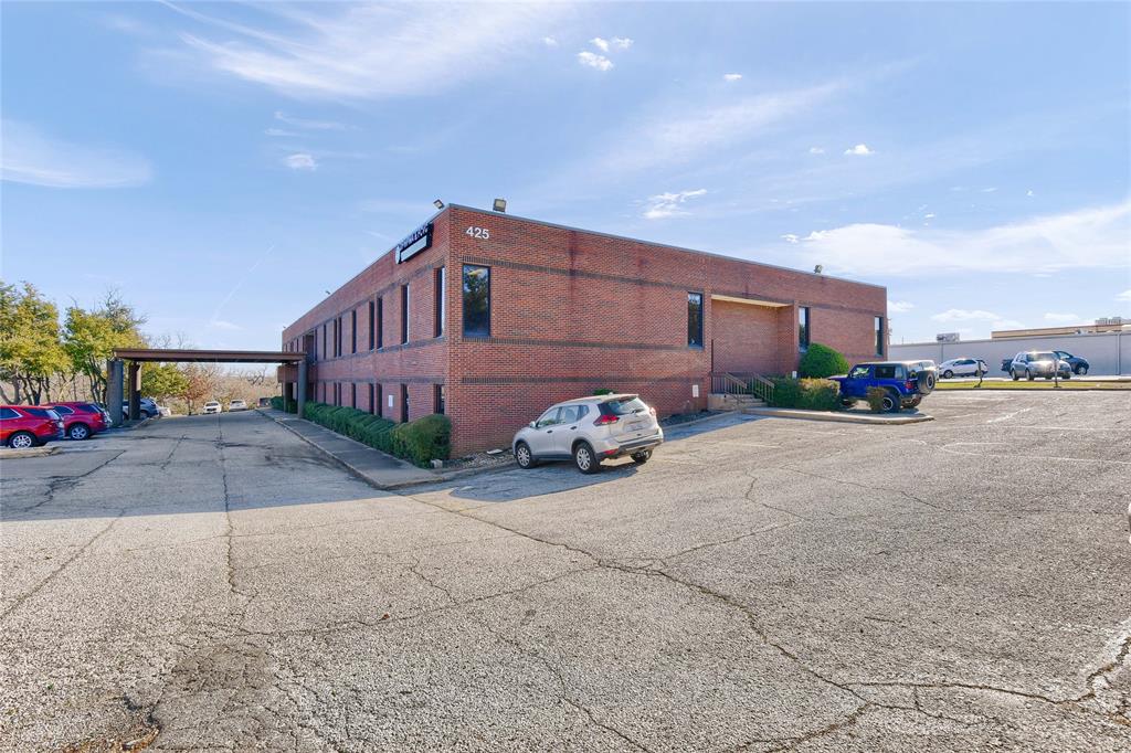 425 N Highland 210