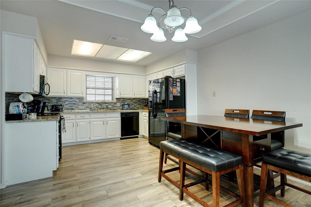 Oak Creek Estate Grapevine - Residential Lease