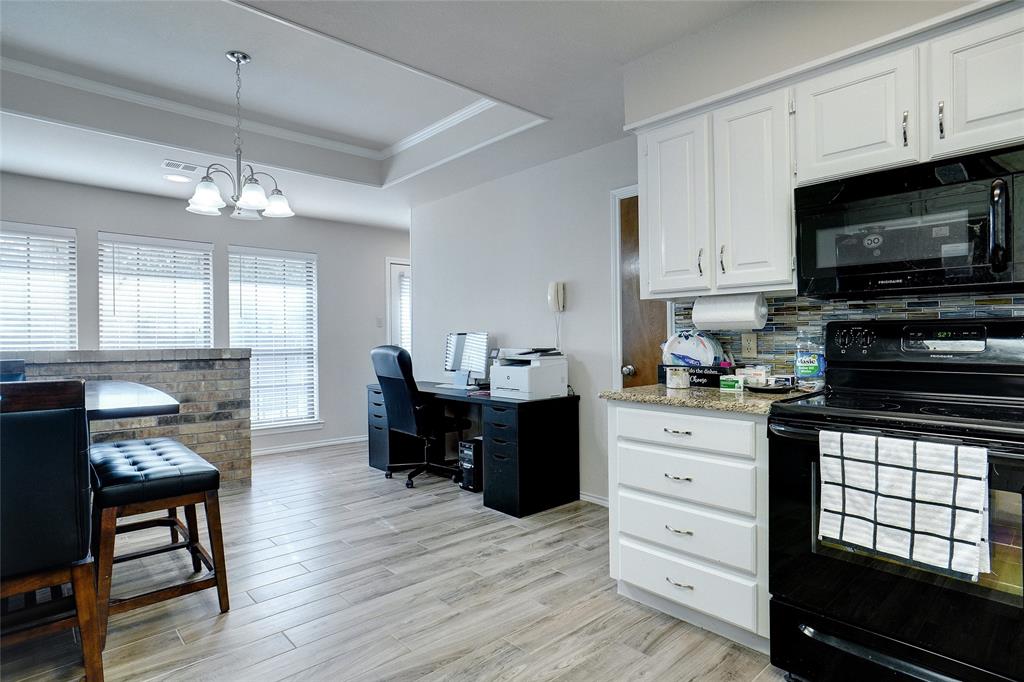 Oak Creek Estate Grapevine - Residential Lease