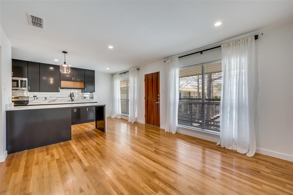 4616 W Lovers Lane 208