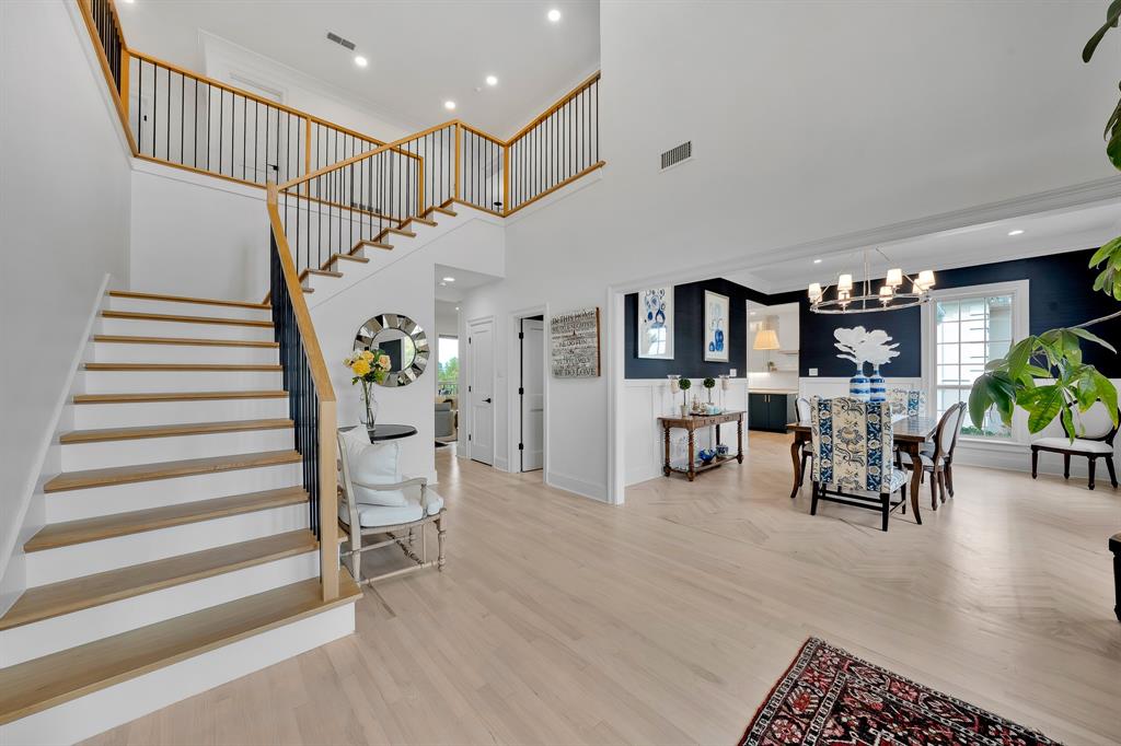 1431 Travis Circle N