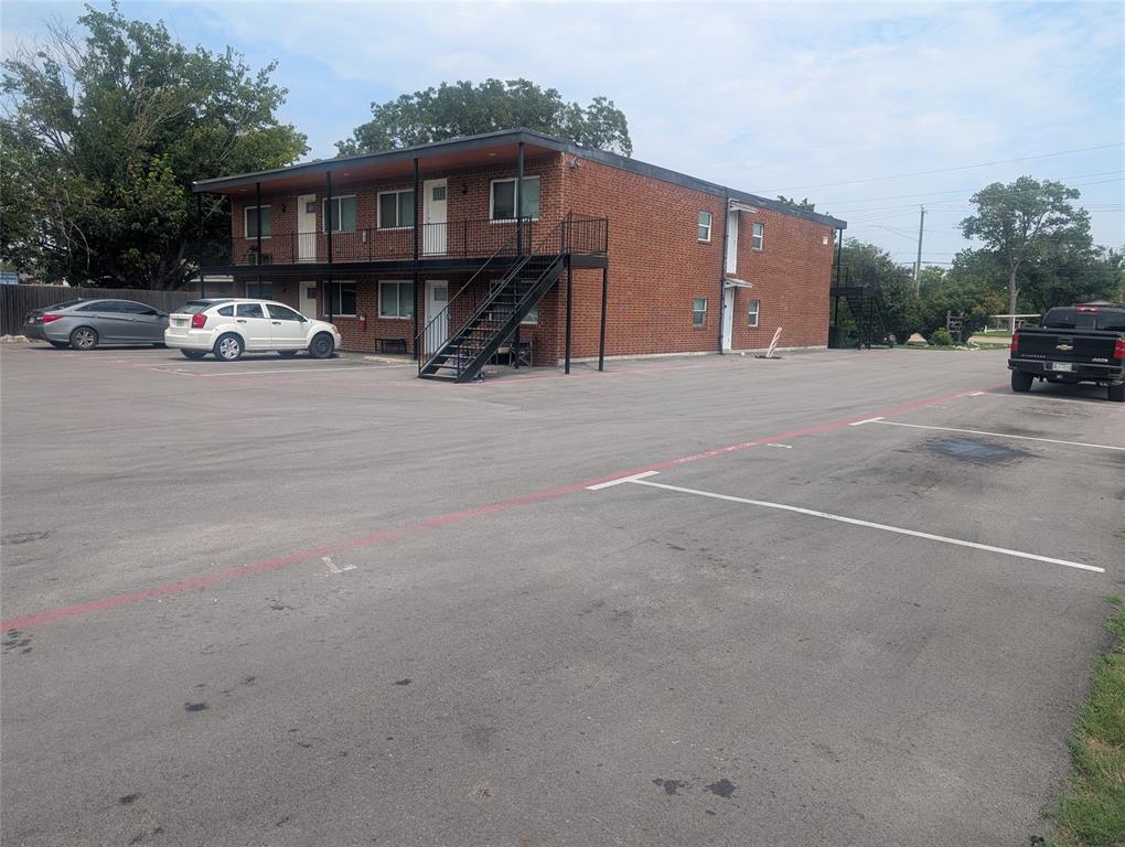 612 S Blue Mound Road