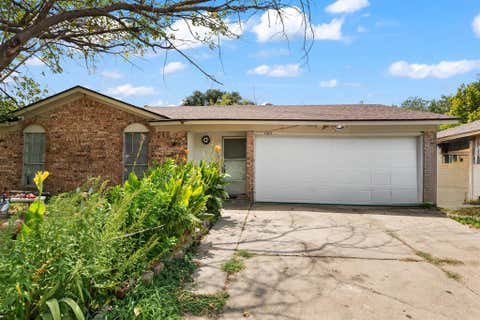 Photo of 1825 Avenue B, Grand Prairie, TX 75051 (MLS # 21351005)