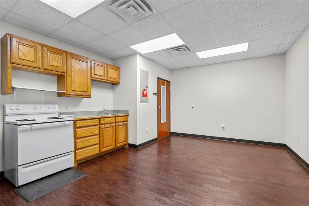 Johnson Street Plaza - Commercial Lease