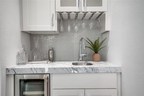 Tiny photo for 3441 Granada Avenue, University Park, TX 75205 (MLS # 21013108)