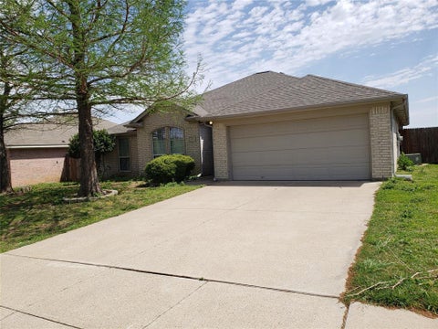 Photo of 505 Thistle Meade Circle, Burleson, TX 76028 (MLS # 21385053)